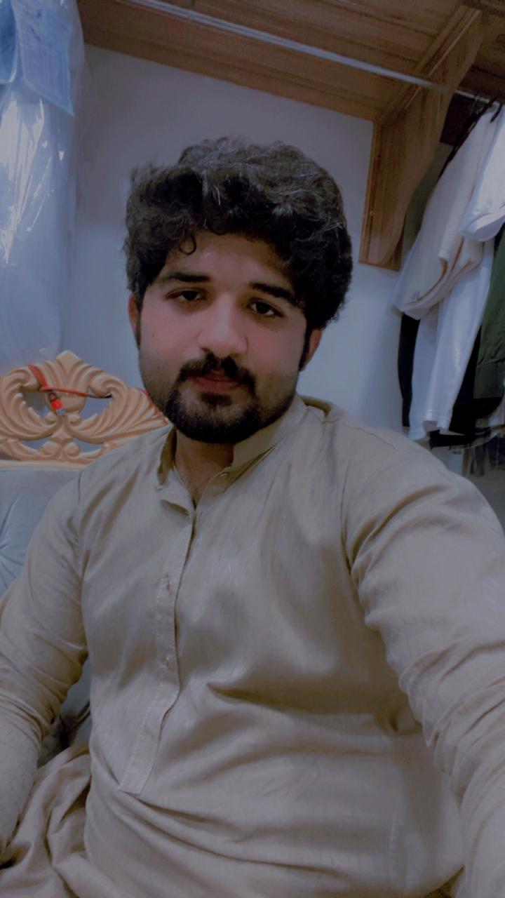 Muhammad Akbar - Speaking at Tech Meetup